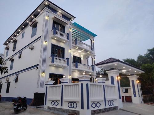 Thanh Bình hotel (Thanh Binh hotel) in ชายหาดเทียนกัม