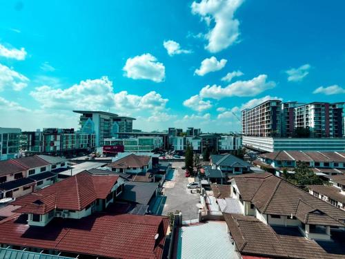 Armadale Galacity 3R2B w Netflix, 8pax YPM52