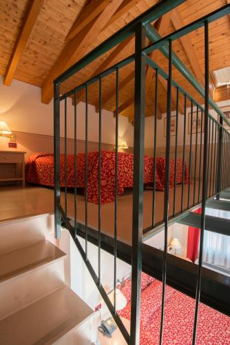 Santanna Room Type - Family Room - Split Level