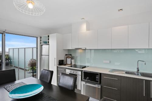 เดอะอพอลโล่อพาร์ตเมนท์ (The Apollo Apartment) in เกรทโอเชียนโร้ด อะพอลโล เบย์