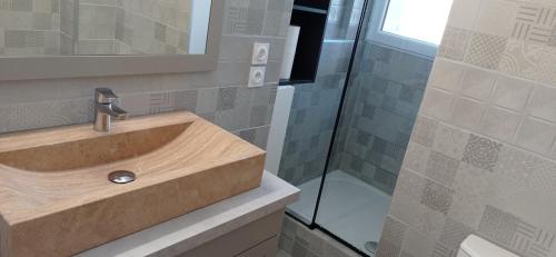 TRINQUAT Gare Saint Roch in Aiguerelles