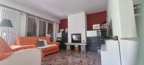 Doppelzimmer mit Gemeinschaftsbad - und Küche (Doppelzimmer mit Gemeinschaftsbad - und Kuche) in Croglio