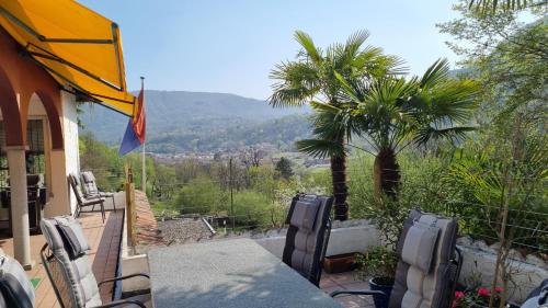 Balkon/terasa, Doppelzimmer mit Gemeinschaftsbad - und Küche (Doppelzimmer mit Gemeinschaftsbad - und Kuche) in Croglio