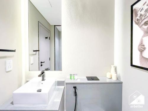 Modern Studio Retreat l MAG l Parking & WI-FI, Dubai (Foto 7)