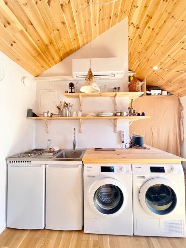 Cozy guest house in Lummelunda next to caves & sea in Nyhamn