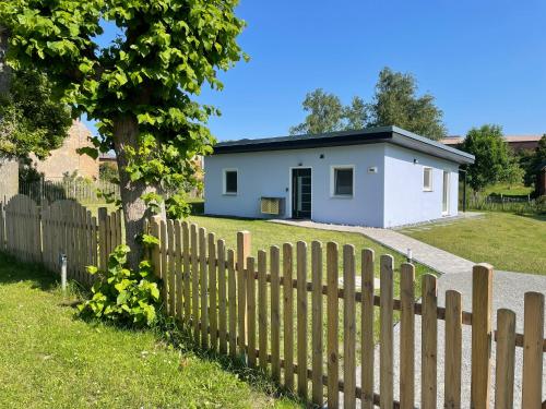 Ferienhaus Zecherin auf Usedom, Klimaanlage, Terrasse mit Peeneblick, WLAN und Parkplatz in Zecherin, Deutschland