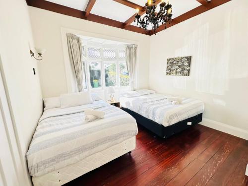 Spacious 5 Bedrooms Fully Fenced house in Auckland, Auckland