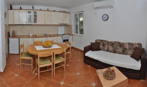 Apartments Miana 2