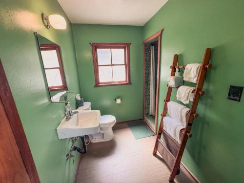 Room 7 - Downtown Joshua Tree Motel - Pet Friendly - Walk to Shops & Visitor Center, Minutes to Park Entrance, Joshua Tree (zdjęcie 6)