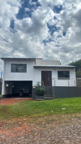 Casa a minutos de la costanera Mboi Kae - Disponible WRC