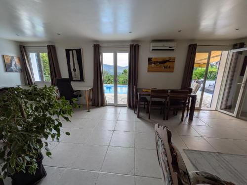 Beautiful Provencal villa in Les Adrets-de-l'Esterel