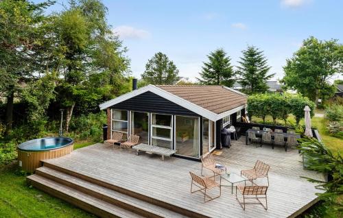  Gorgeous Home In Hadsund With Wifi in Hadsund