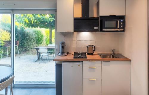 virtuve, Appt Avec Jardin Prive in Lieuran-Cabrières