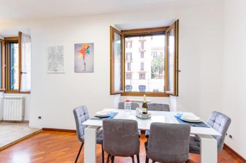 Elegantis San Giovanni Suite - Chic Apartment with Bathtub Near Historic Center, Metro & Tram Nearby, Rome (photo 7)