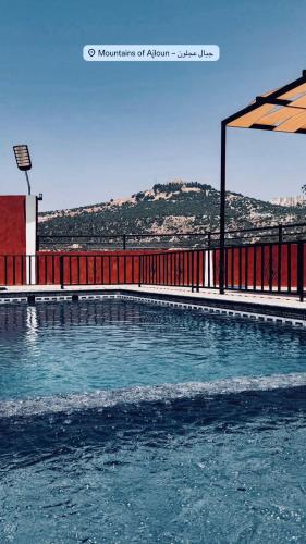 مزرعة وشاليه المُنى -Mona chalets in Ajloun