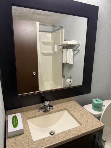 SureStay Hotel by Best Western Montgomery Southwest - image 10