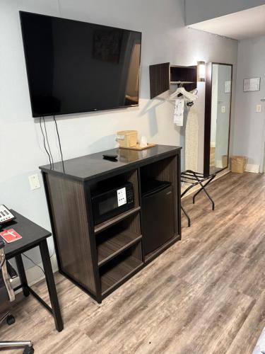 SureStay Hotel by Best Western Montgomery Southwest - image 7