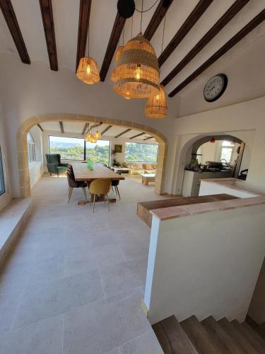 Charmante villa avec vue mer in เมเดีย ลูนา