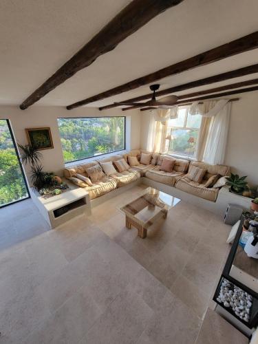 Charmante villa avec vue mer in เมเดีย ลูนา