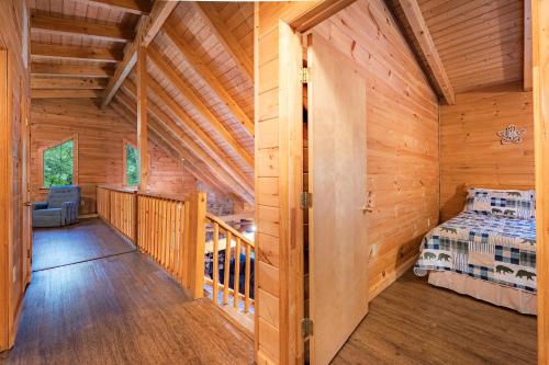 Country Road Cabins in Hico, USA