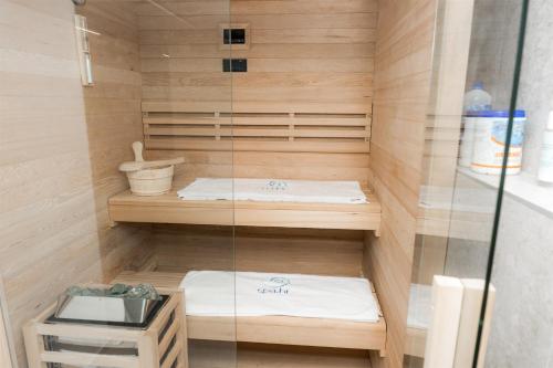 Sauna, Modern Home with Spa & Jacuzzi near Korana River by Destination GREEN Croatia in Galović Selo