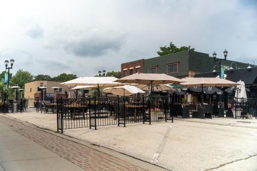 The Modern Rooftop Retreat in Mundelein (Illinois)