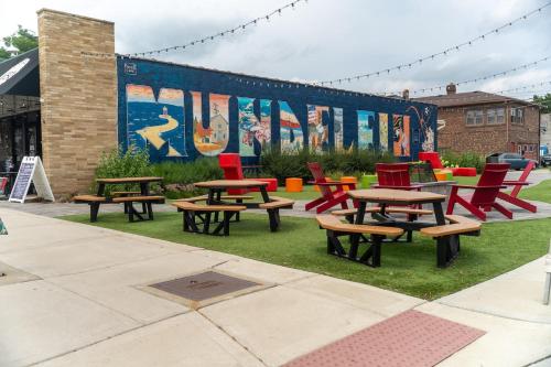 The Modern Rooftop Retreat in Mundelein (Illinois)