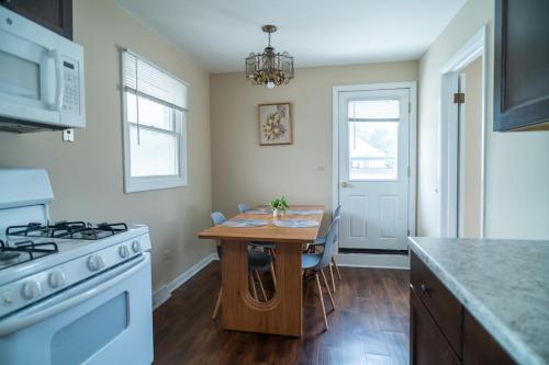 The Modern Rooftop Retreat in Mundelein (Illinois)