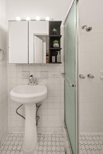 Spacious 3-Bedroom Retreat in the Heart of NYC, New York (Foto 8)