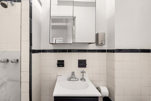 Chic East Village Retreat Comfort in Heart of NYC, New York (Foto 8)
