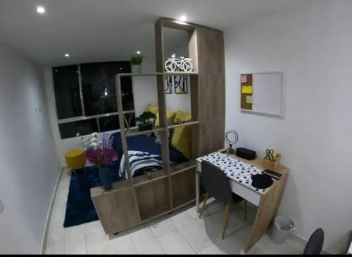 EN EL CENTRO DEL CORAZÓN DE CHAPINERO ALTO HERMOSO APTO DE DOS HABITACIONES a