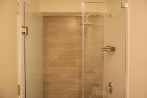 Majestic 2BR with Balcony in Miraflores - image 3
