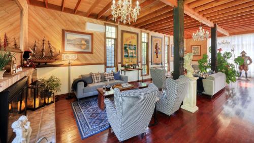 Mt Tamborine Stonehaven Manor 3