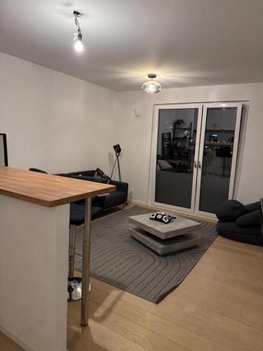 Beautiful Apartment with Excellent Transport Links in Gutleutviertel