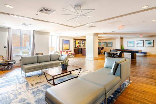 DTSS LuxePad 2BED 2BATH Washington DC Balcony Views, Gym, Pool, Free Parking in ซิลเวอร์สปริงค์ (MD)