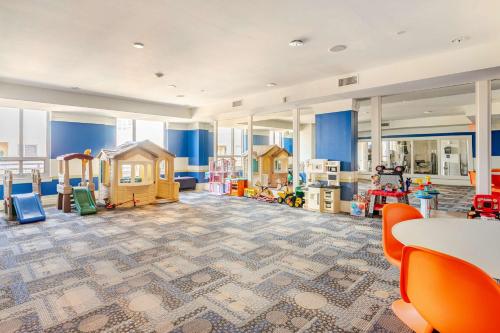 DTSS LuxePad 2BED 2BATH Washington DC Balcony Views, Gym, Pool, Free Parking in ซิลเวอร์สปริงค์ (MD)