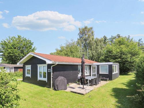 3 bedrooms, 6 beds