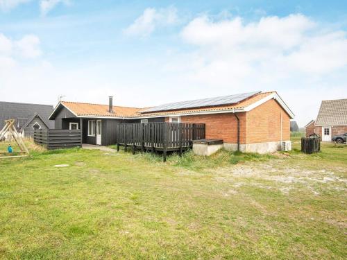 4 bedrooms, 6 beds