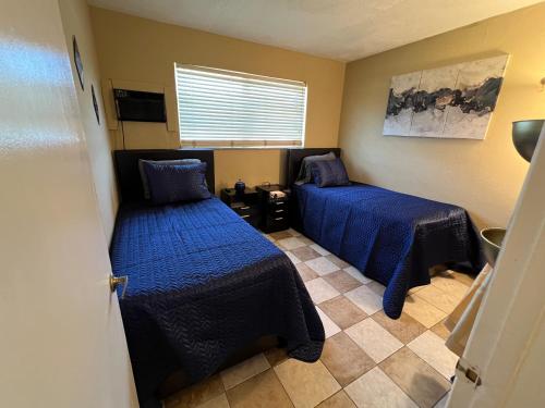 Lovely 2 Bedroom Condo With Free Parking & Wifi!!