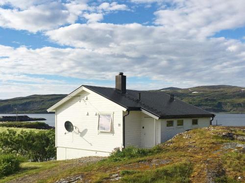 . 7 person holiday home in BREIVIKBOTN