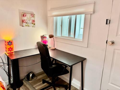 Tiny Private Room on the 1st Floor with Shared Bathroom 9 minutes to Seatac Airport, Сиэтл (фото 9)