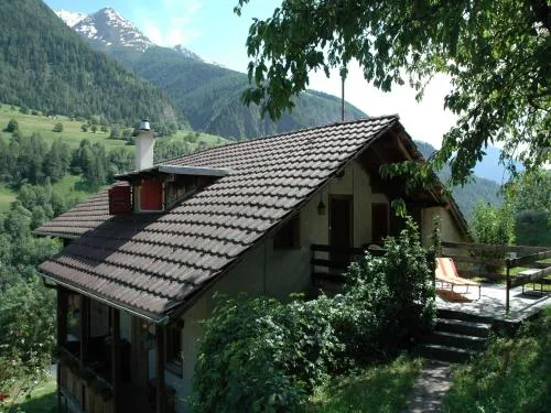 Charming Chalet Near Trails in Mörel, Schweiz