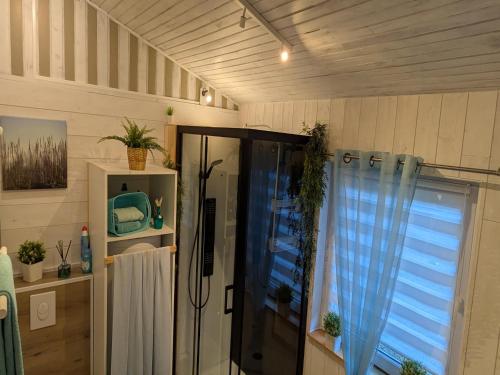 Baño, Alluring Chalet in Chatillon with Fenced Garden in Arlon