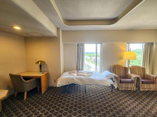 room detail thumbnail 1