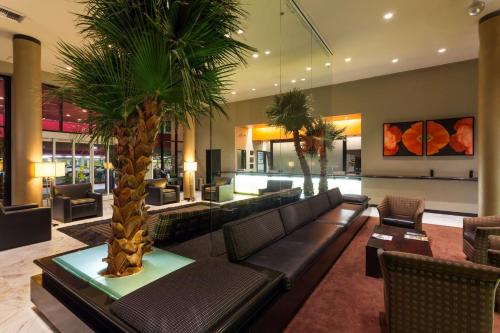 Ramada Plaza by Wyndham West Hollywood Hotel & Suites in Los Angeles, USA