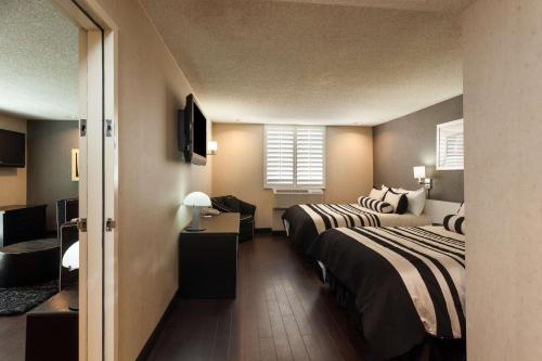Ramada Plaza by Wyndham West Hollywood Hotel & Suites in Los Angeles, USA