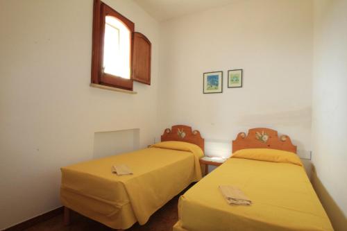 3 bedrooms, 4 beds