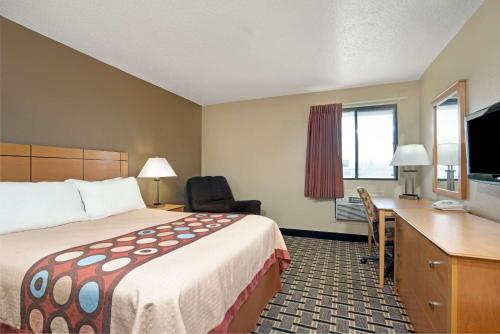 Super 8 by Wyndham Melrose Room Type - Queen Room - Disability Access/Non-Smoking Super 8 by Wyndham Melrose Room Type - Queen Room - Disability Access/Non-Smoking