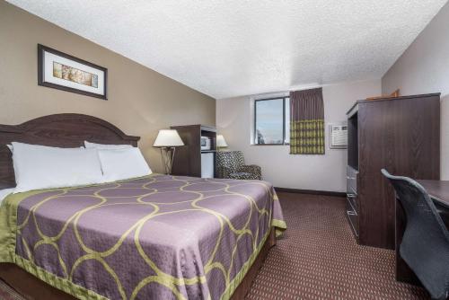 Super 8 By Wyndham Bismarck in Bismarck