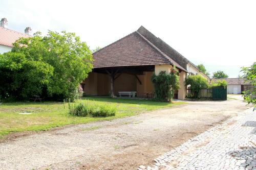 Dārzs, Wohnen im Meierhof in Straß Im Straßertale